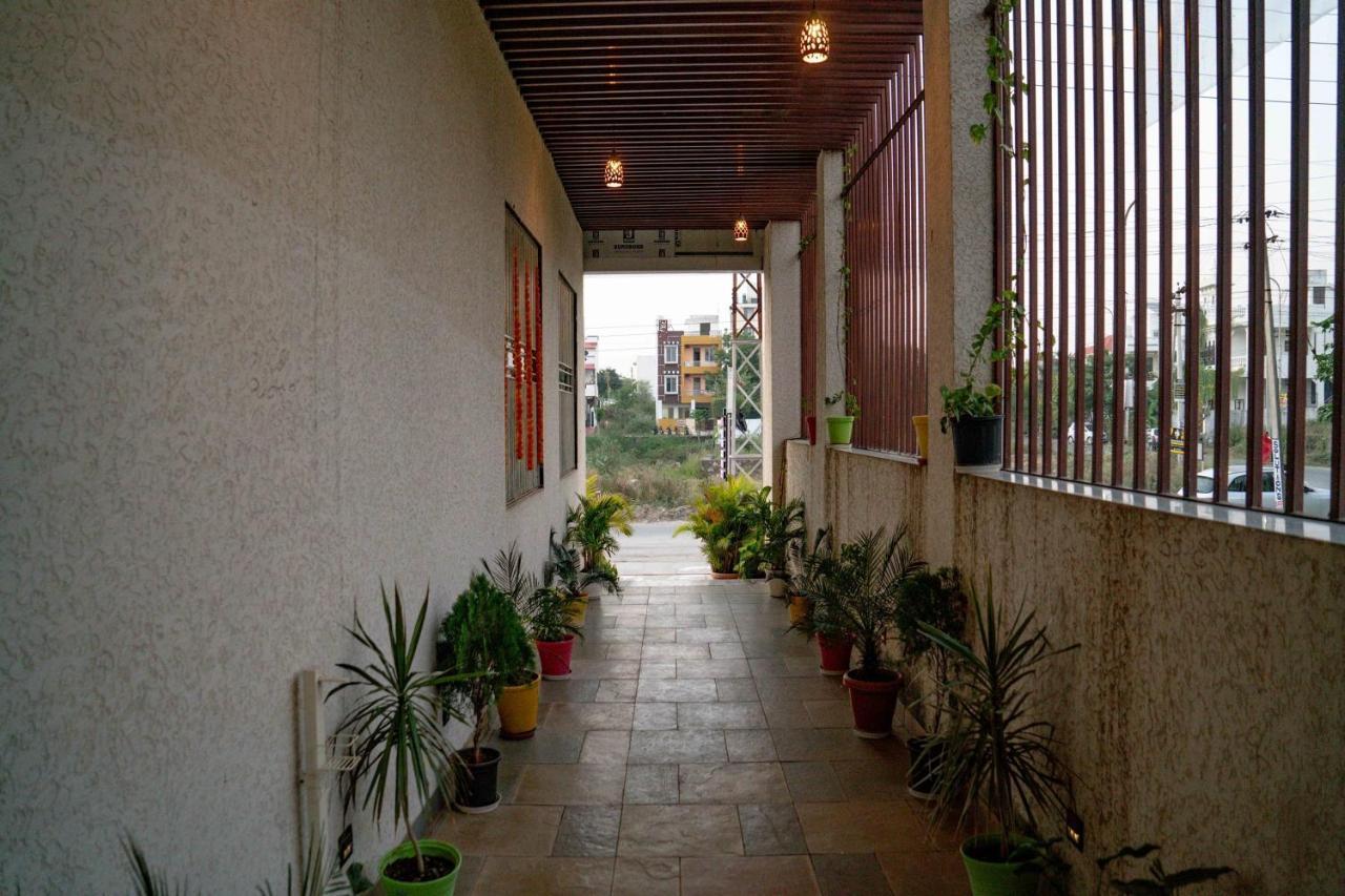 Hotel Pine Regency - Aravali'S Peak View Udaipur Esterno foto