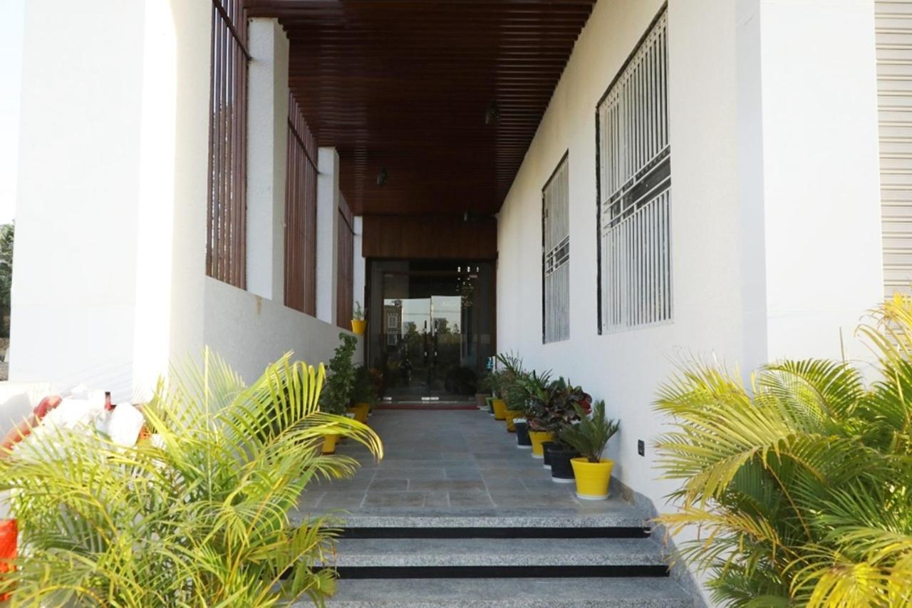 Hotel Pine Regency - Aravali'S Peak View Udaipur Esterno foto
