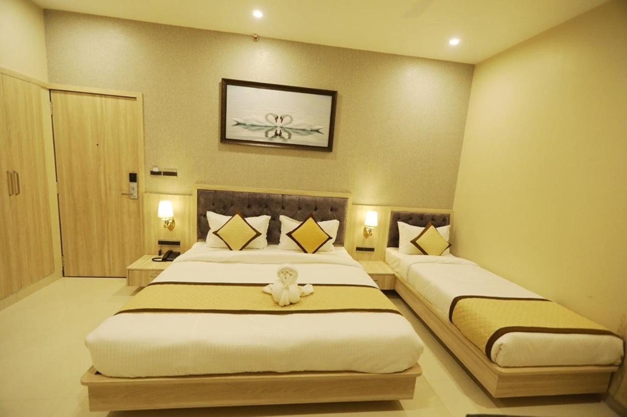 Hotel Pine Regency - Aravali'S Peak View Udaipur Esterno foto